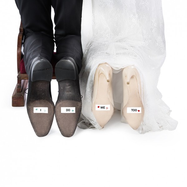 Pobreza extrema Poner a prueba o probar polilla Adhesivos para zapatos de novios en su boda